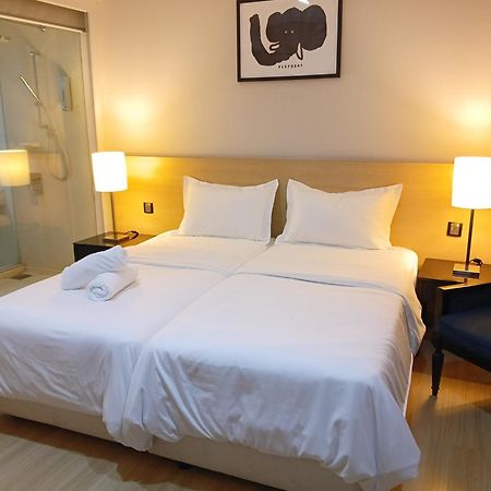 The Straits Suites By Ciconia Malacca Exterior foto