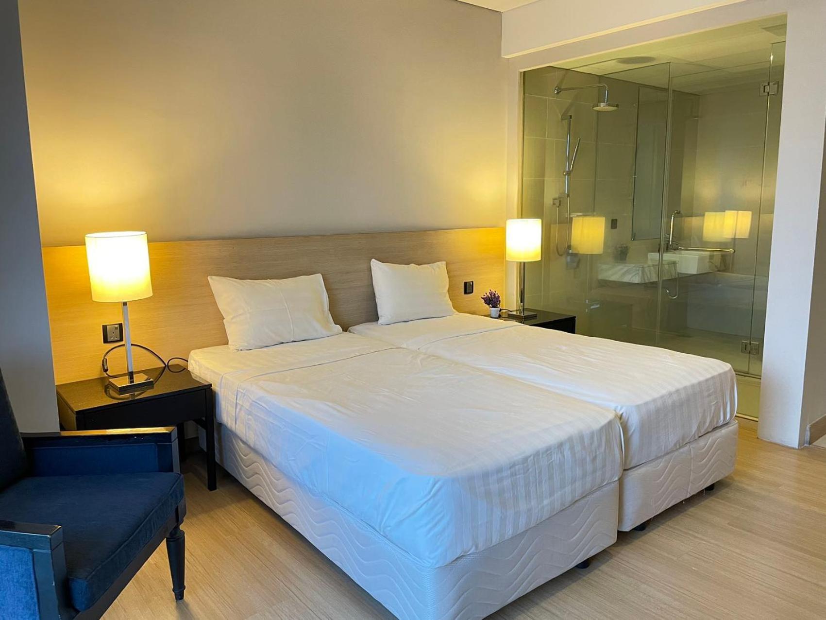 The Straits Suites By Ciconia Malacca Exterior foto
